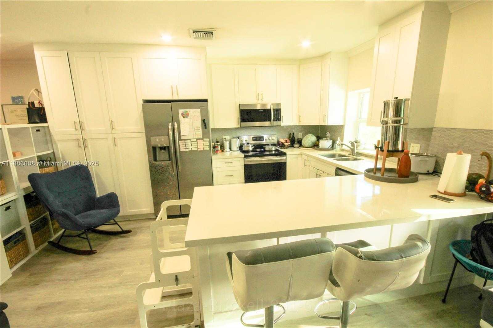 Small Image of 2754 SOUTH WEST 36TH AVE, Miami Number 8