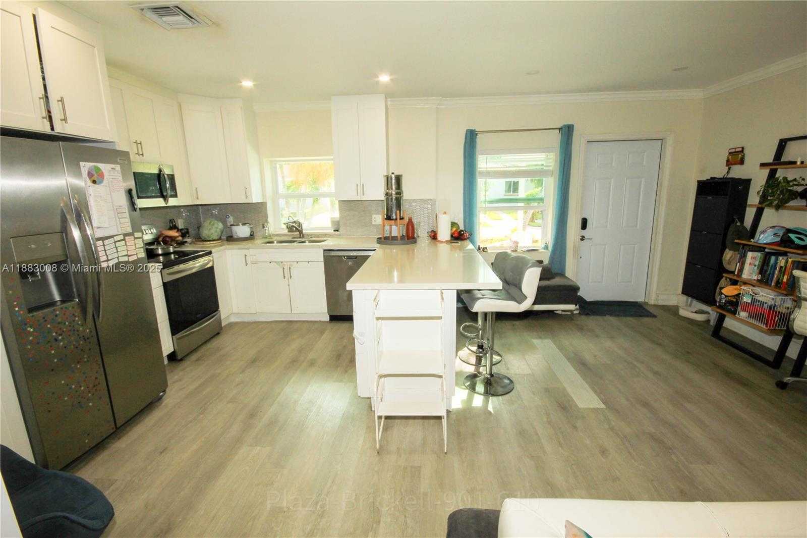 Small Image of 2754 SOUTH WEST 36TH AVE, Miami Number 9