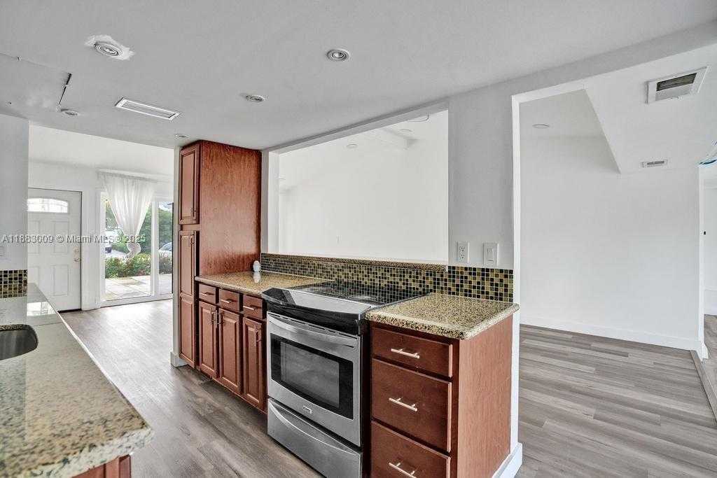 Small Image of 2512 GULFSTREAM LN, Fort Lauderdale Number 10