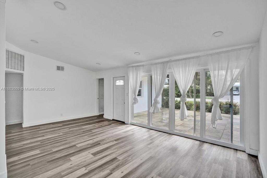 Small Image of 2512 GULFSTREAM LN, Fort Lauderdale Number 12