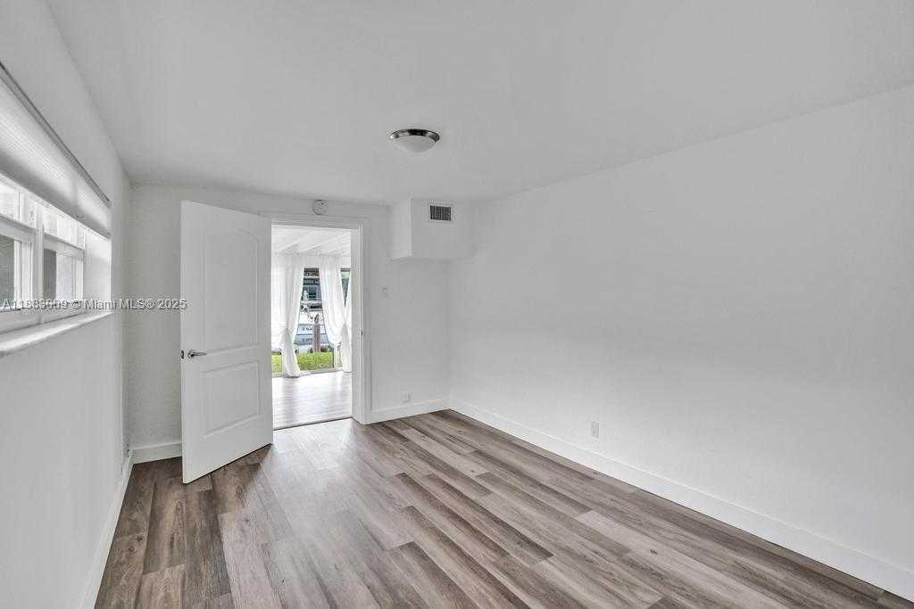 Small Image of 2512 GULFSTREAM LN, Fort Lauderdale Number 14