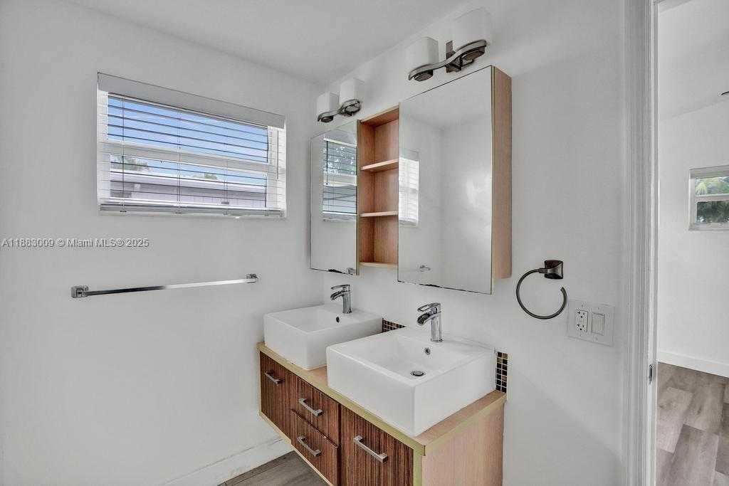 Small Image of 2512 GULFSTREAM LN, Fort Lauderdale Number 19