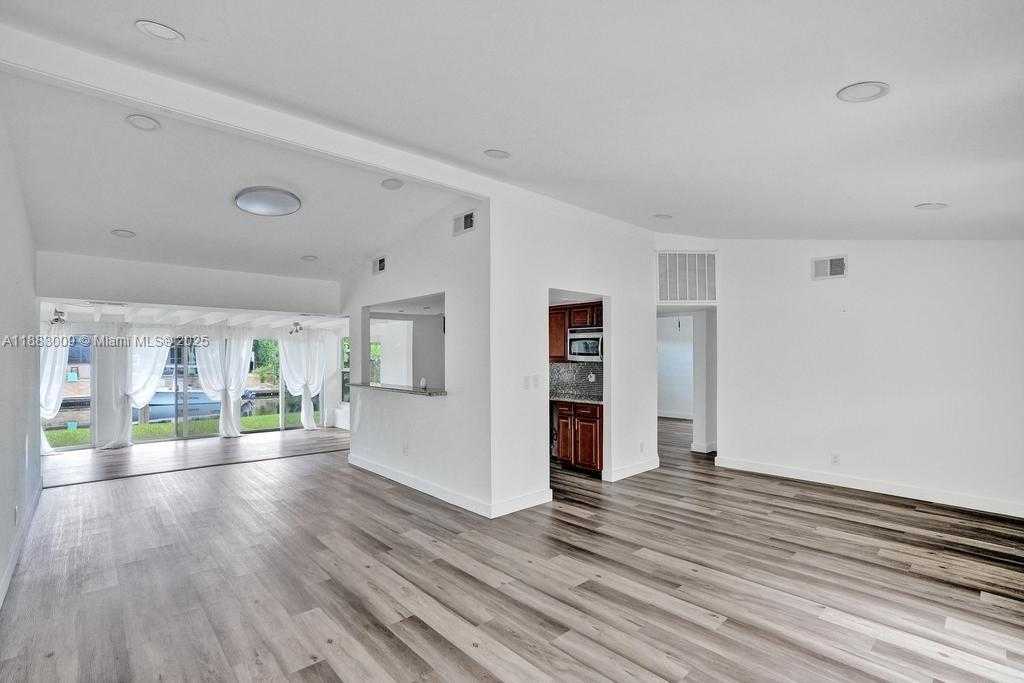 Small Image of 2512 GULFSTREAM LN, Fort Lauderdale Number 3