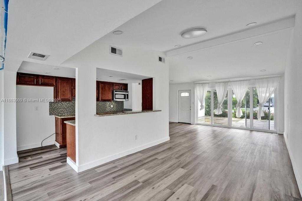 Small Image of 2512 GULFSTREAM LN, Fort Lauderdale Number 5