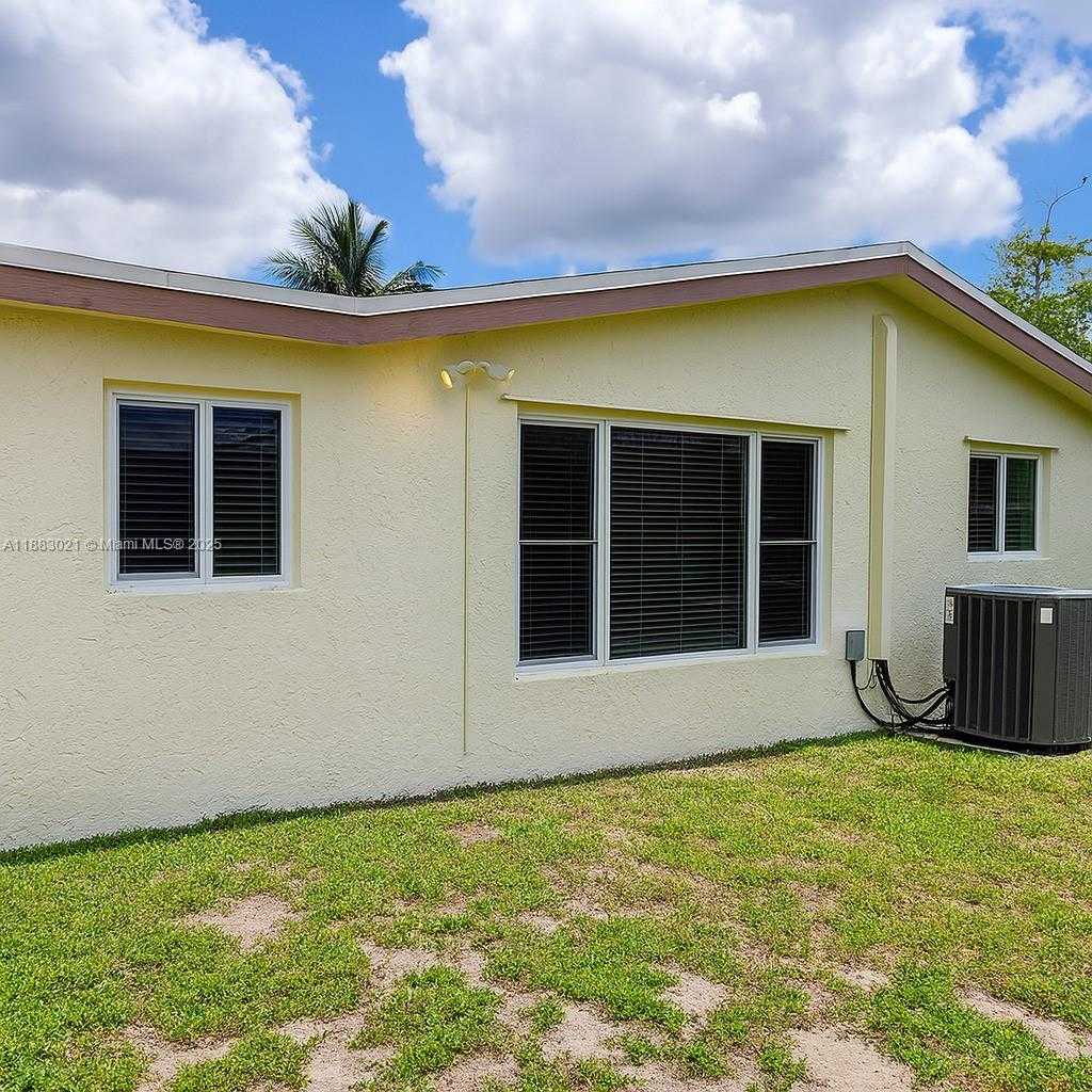 Small Image of 3770 NORTH WEST 8TH PLACE, Lauderhill Number 20