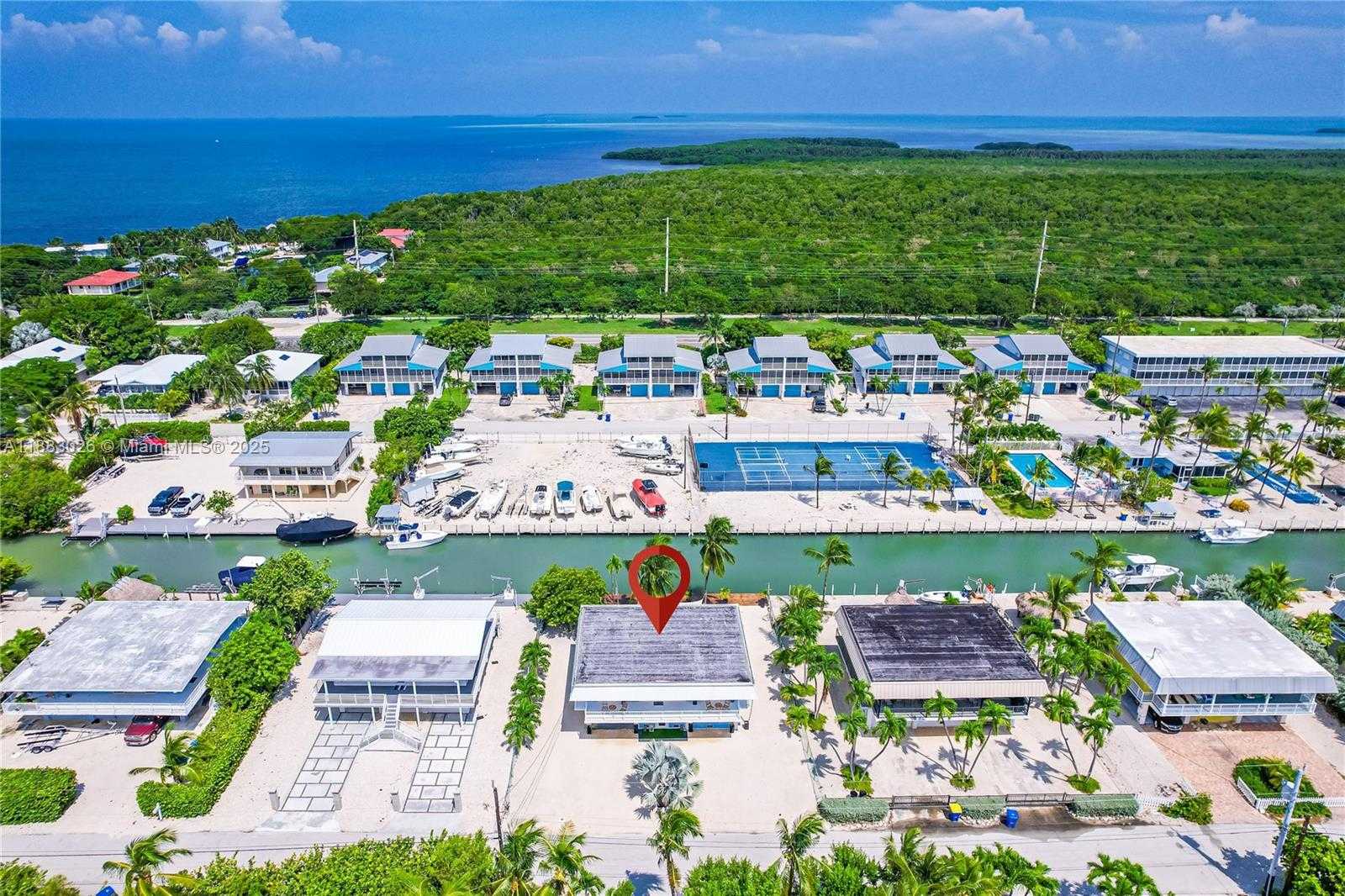 Small Image of 126 COLUMBUS DR, Islamorada Number 4