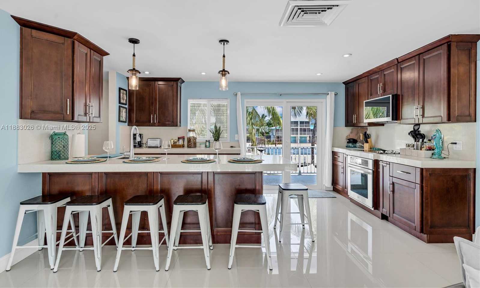 Small Image of 126 COLUMBUS DR, Islamorada Number 41