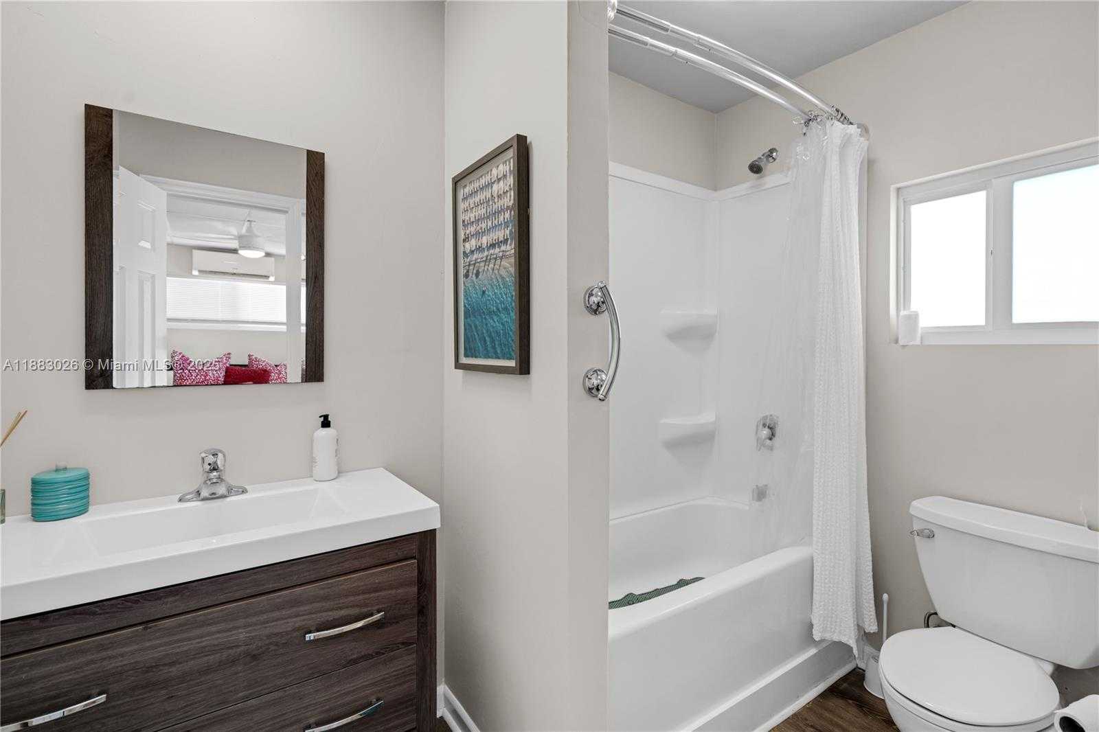 Small Image of 126 COLUMBUS DR, Islamorada Number 64