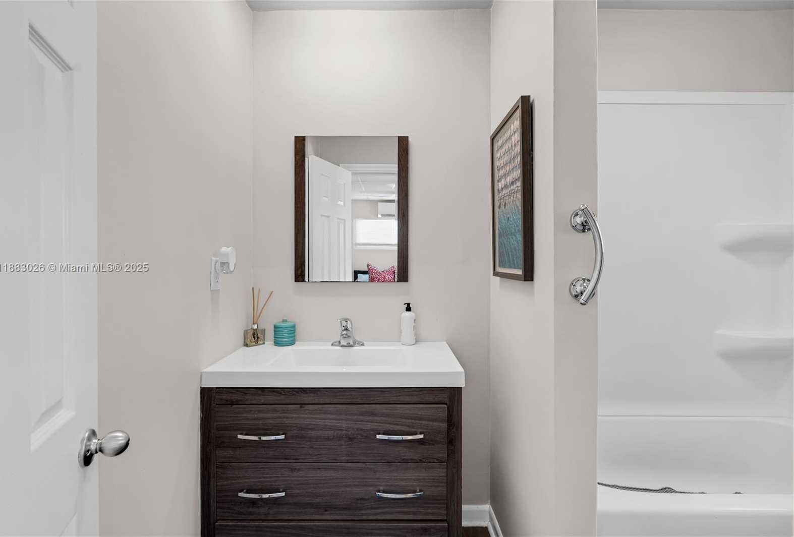 Small Image of 126 COLUMBUS DR, Islamorada Number 65