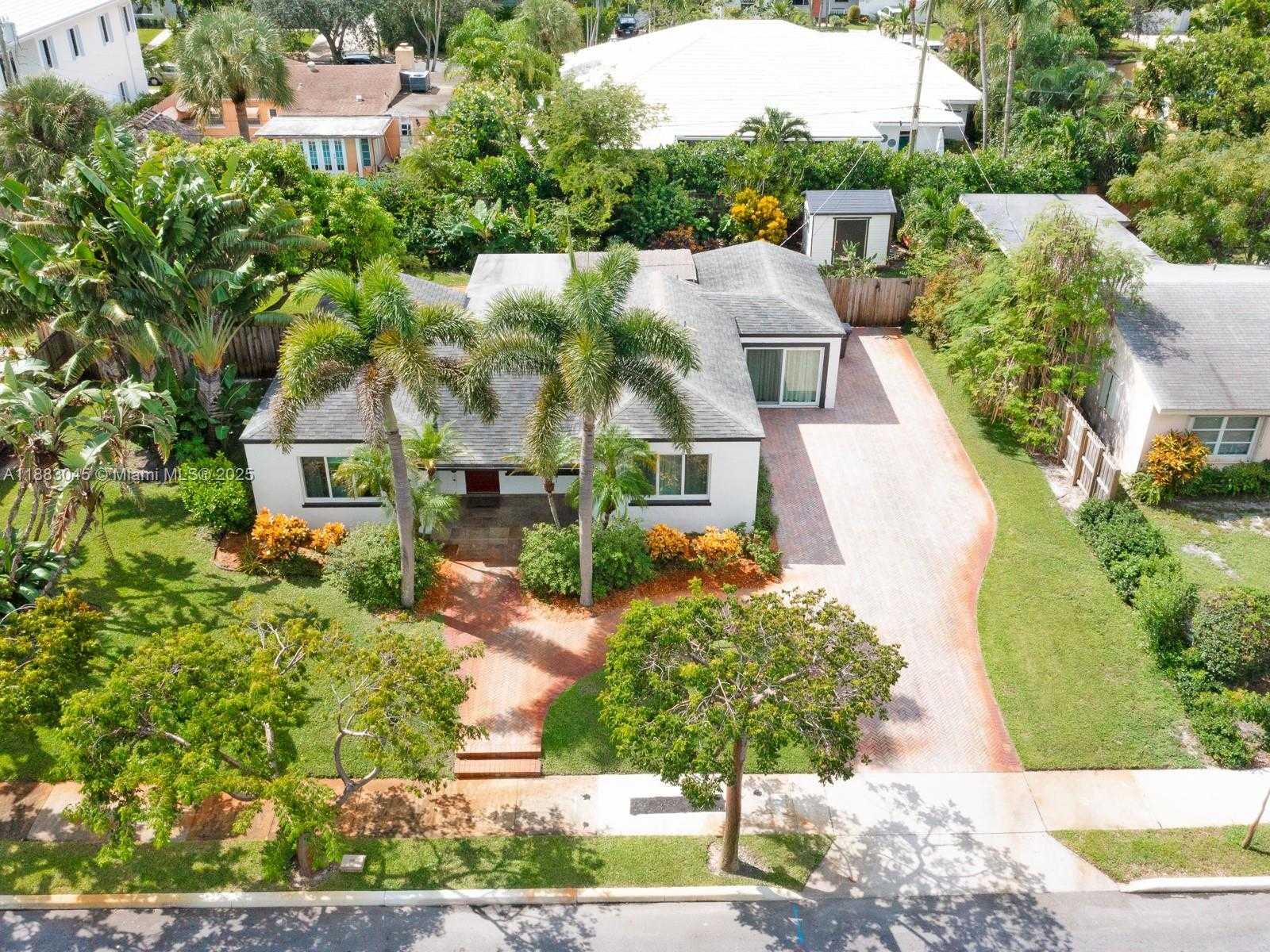 Small Image of 230 BEVERLY RD, West Palm Beach Number 2
