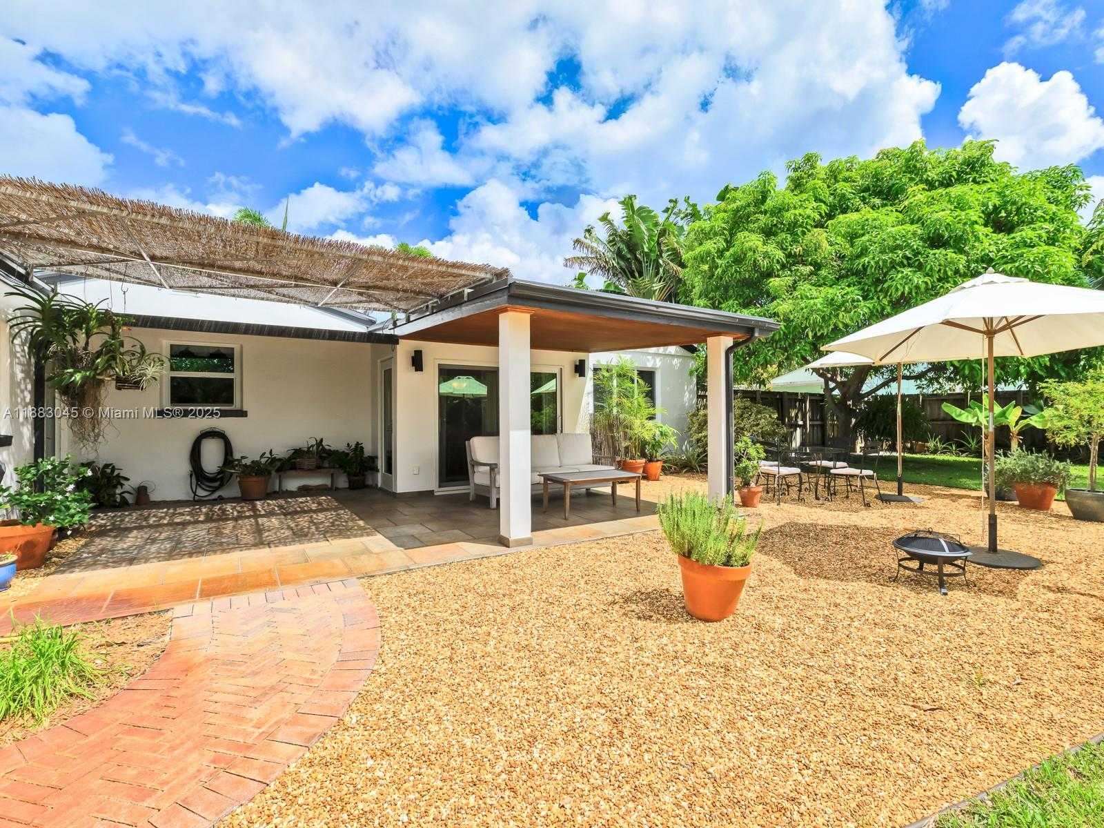 Small Image of 230 BEVERLY RD, West Palm Beach Number 32