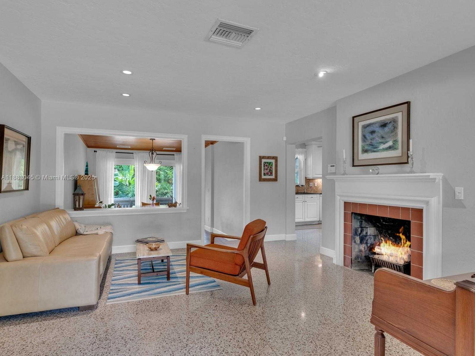 Small Image of 230 BEVERLY RD, West Palm Beach Number 4