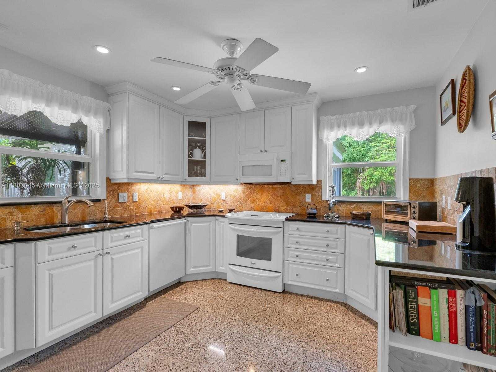 Small Image of 230 BEVERLY RD, West Palm Beach Number 7