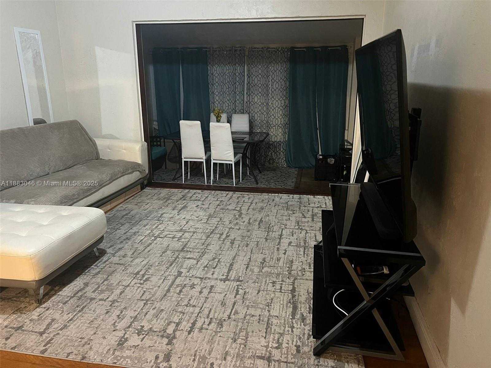 Small Image of 2826 MADISON ST, Hollywood Number 16