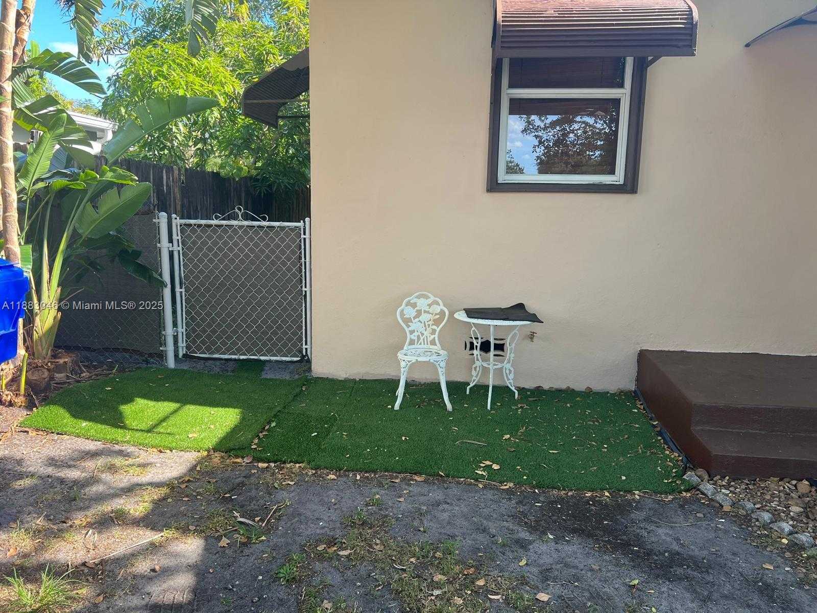 Small Image of 2826 MADISON ST, Hollywood Number 7
