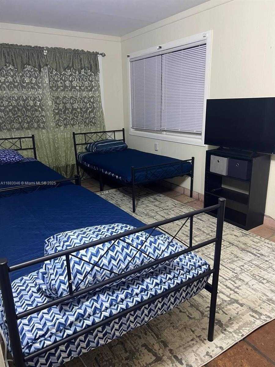 Small Image of 2826 MADISON ST, Hollywood Number 8