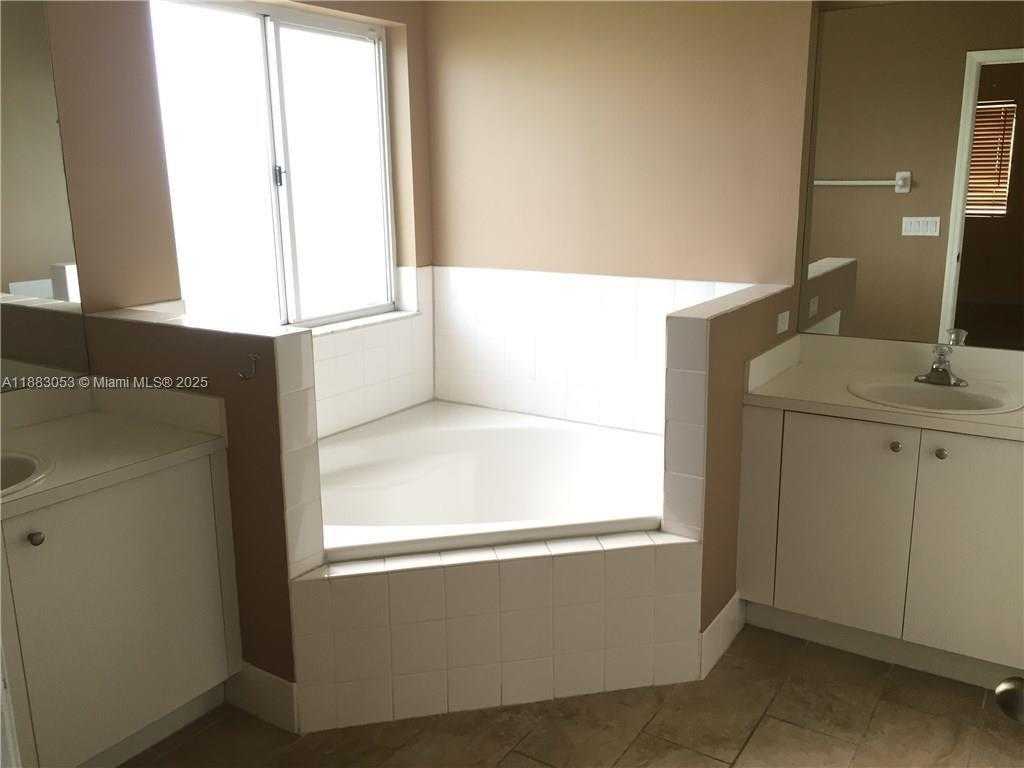 Small Image of 22151 SOUTH WEST 87TH PL, Cutler Bay Number 6