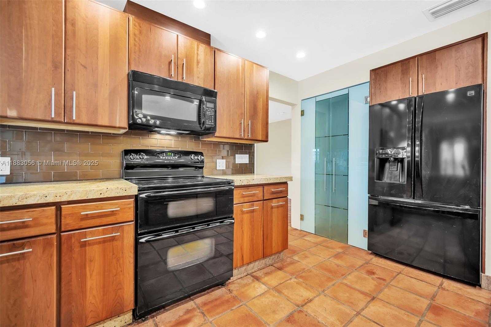 Small Image of 4815 CLEVELAND ST, Hollywood Number 12