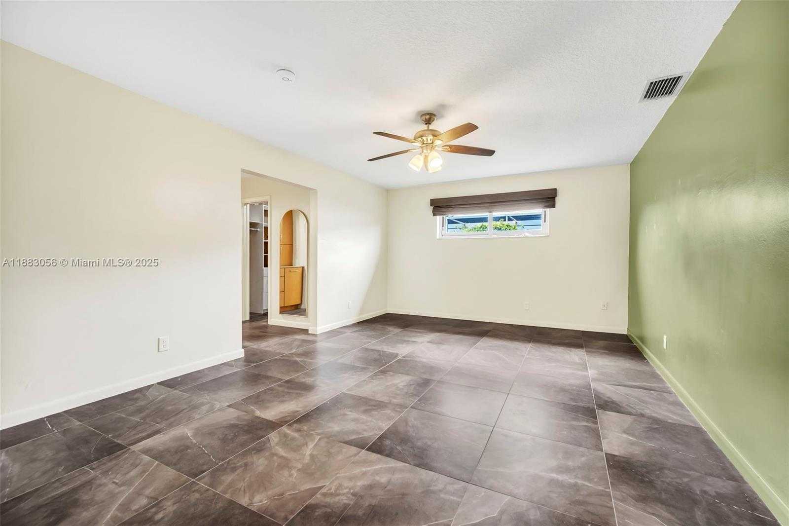 Small Image of 4815 CLEVELAND ST, Hollywood Number 21