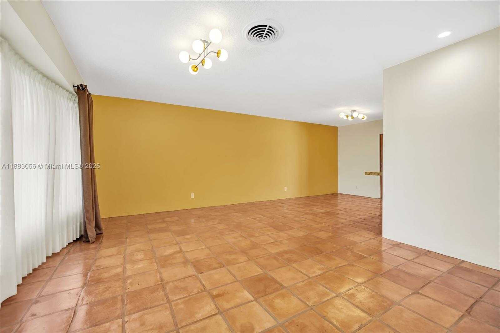 Small Image of 4815 CLEVELAND ST, Hollywood Number 5