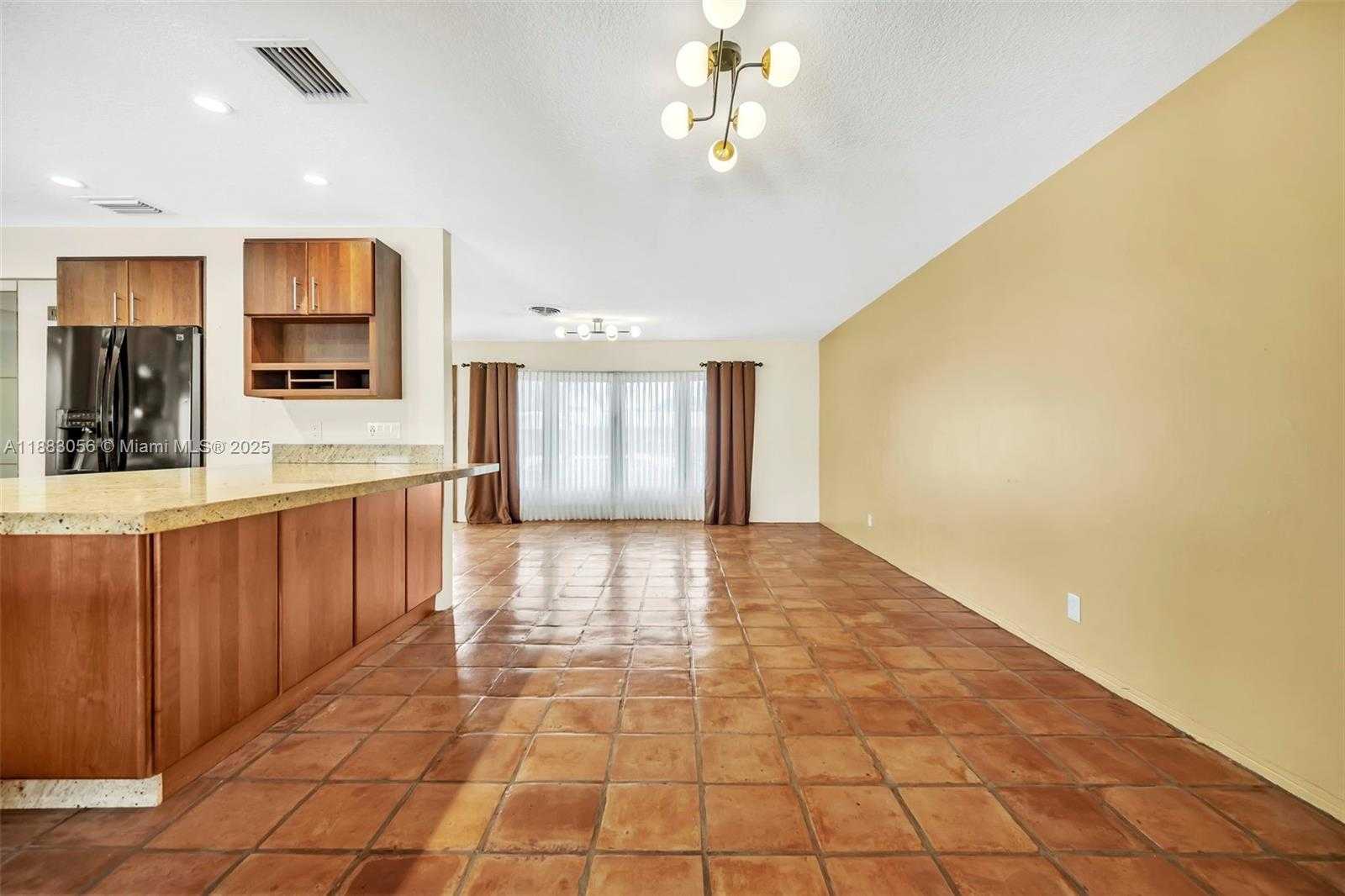 Small Image of 4815 CLEVELAND ST, Hollywood Number 8