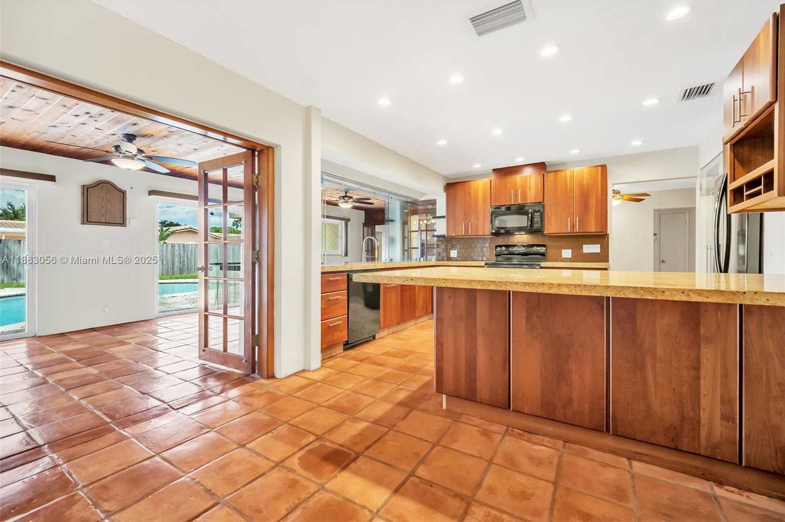 Small Image of 4815 CLEVELAND ST, Hollywood Number 9