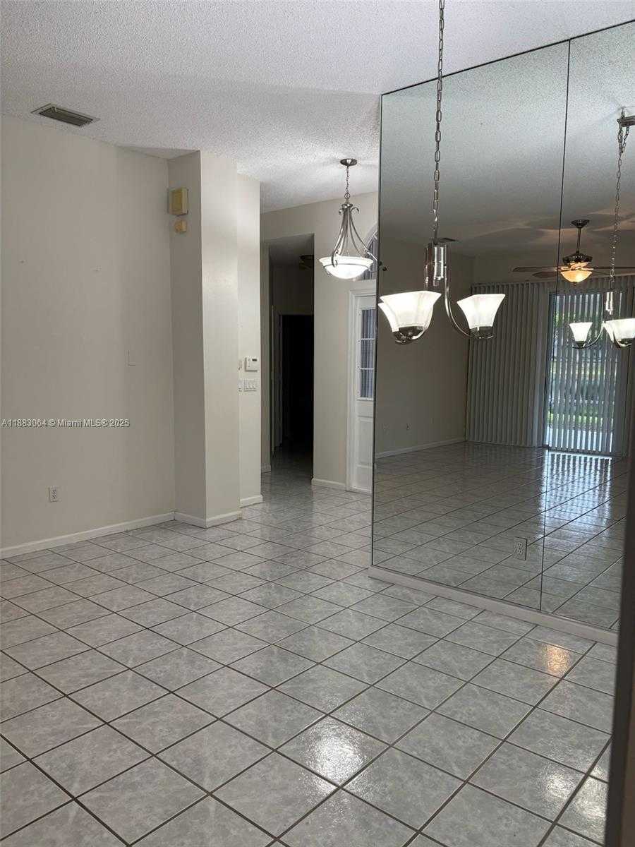 Small Image of 2415 SOUTH EAST 7TH PL, Homestead Number 10