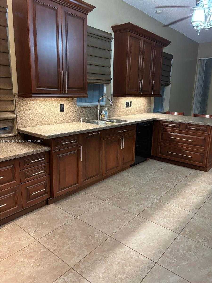 Small Image of 2415 SOUTH EAST 7TH PL, Homestead Number 4