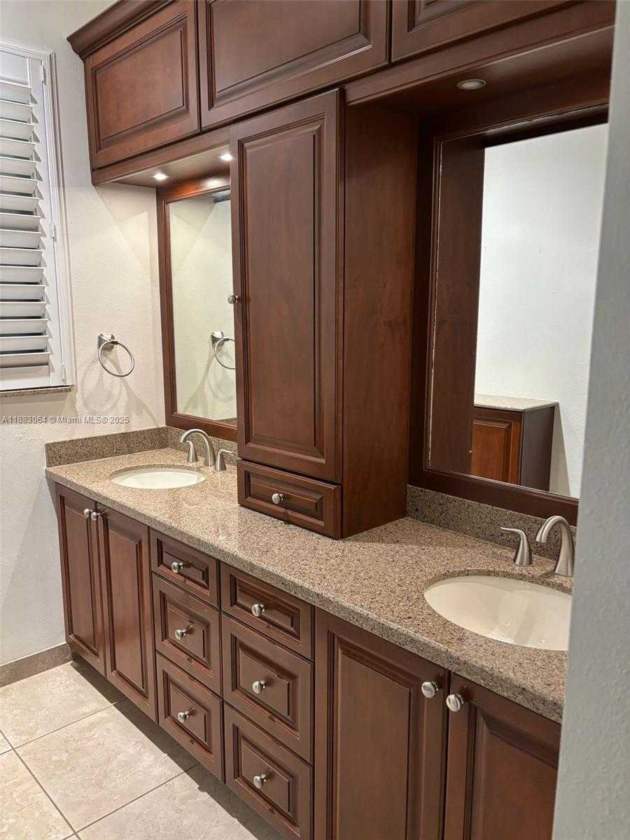Small Image of 2415 SOUTH EAST 7TH PL, Homestead Number 9