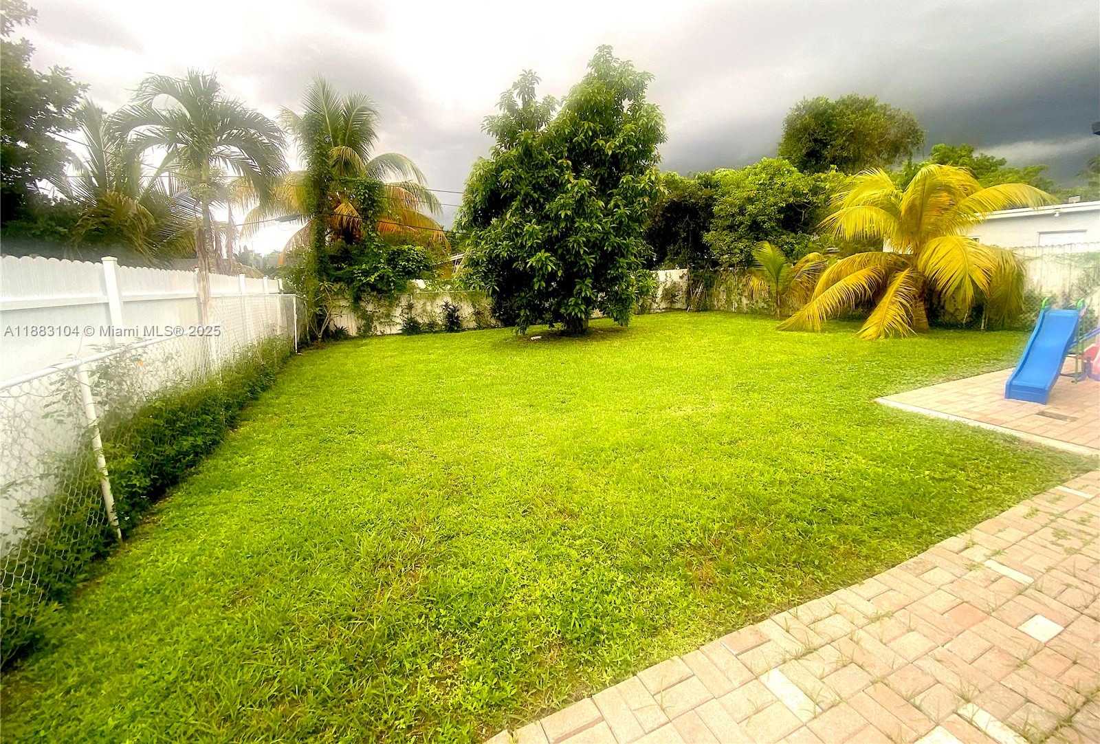 Small Image of 3416 SOUTH WEST 12TH CT, Fort Lauderdale Number 14