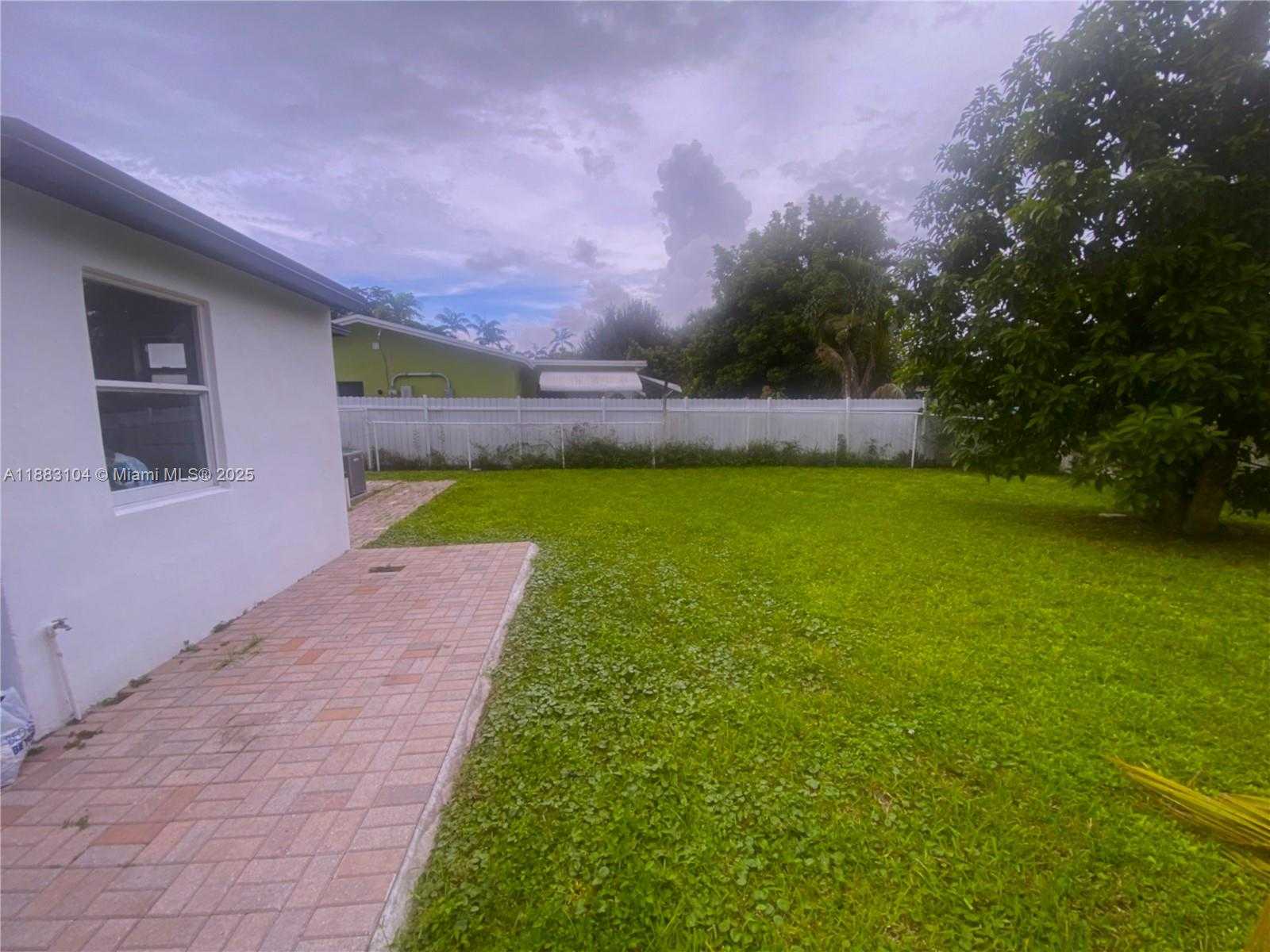 Small Image of 3416 SOUTH WEST 12TH CT, Fort Lauderdale Number 15