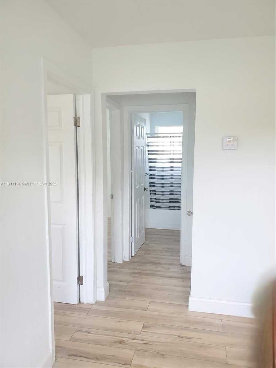 Small Image of 3416 SOUTH WEST 12TH CT, Fort Lauderdale Number 19