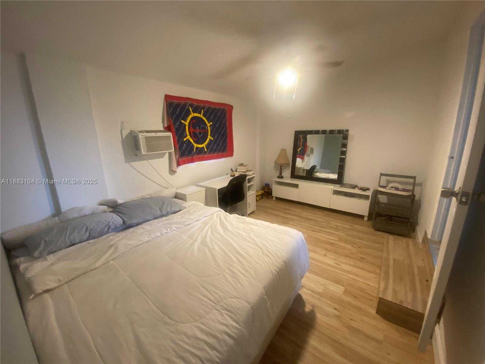 Small Image of 3416 SOUTH WEST 12TH CT, Fort Lauderdale Number 24