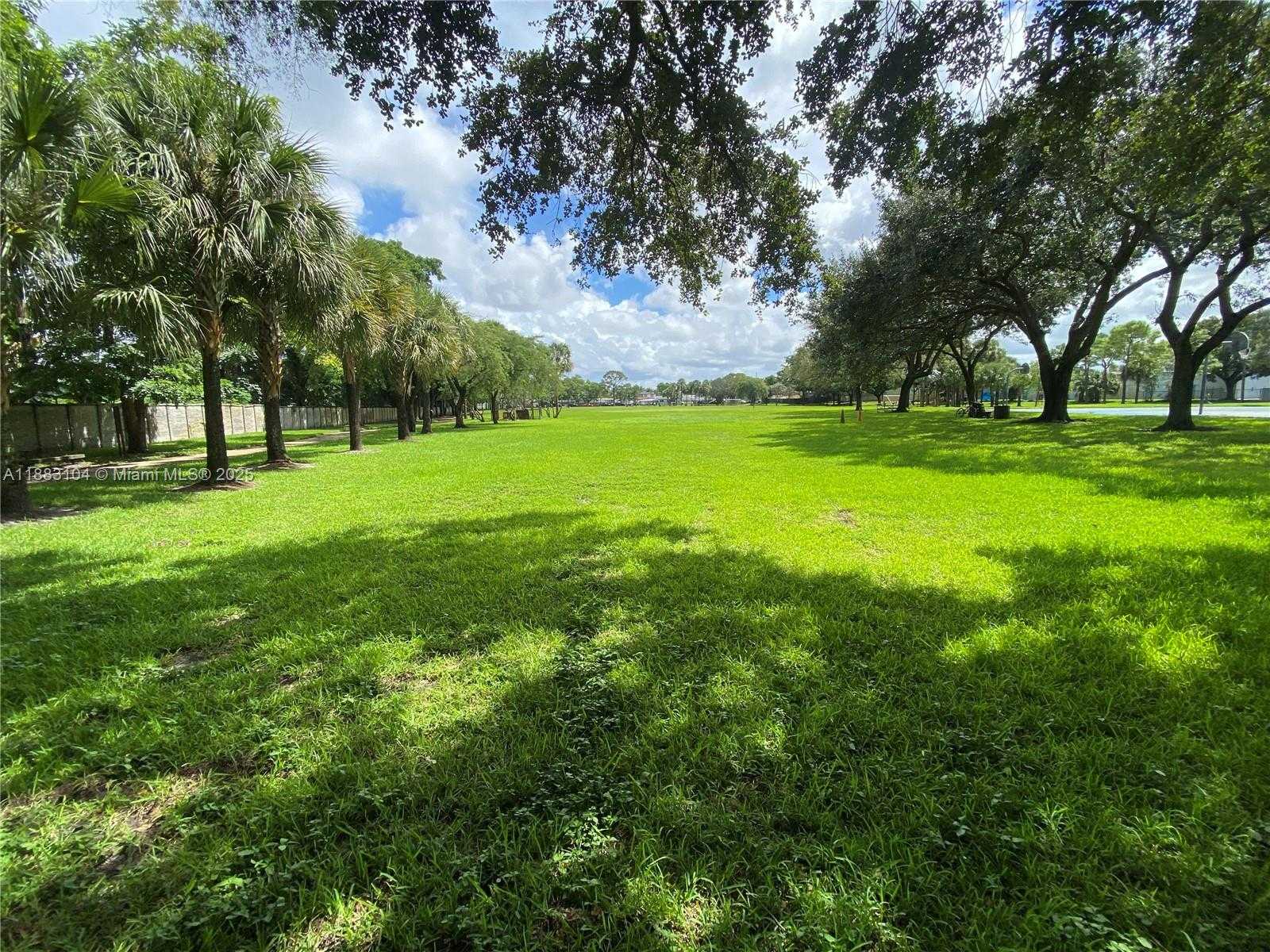 Small Image of 3416 SOUTH WEST 12TH CT, Fort Lauderdale Number 34