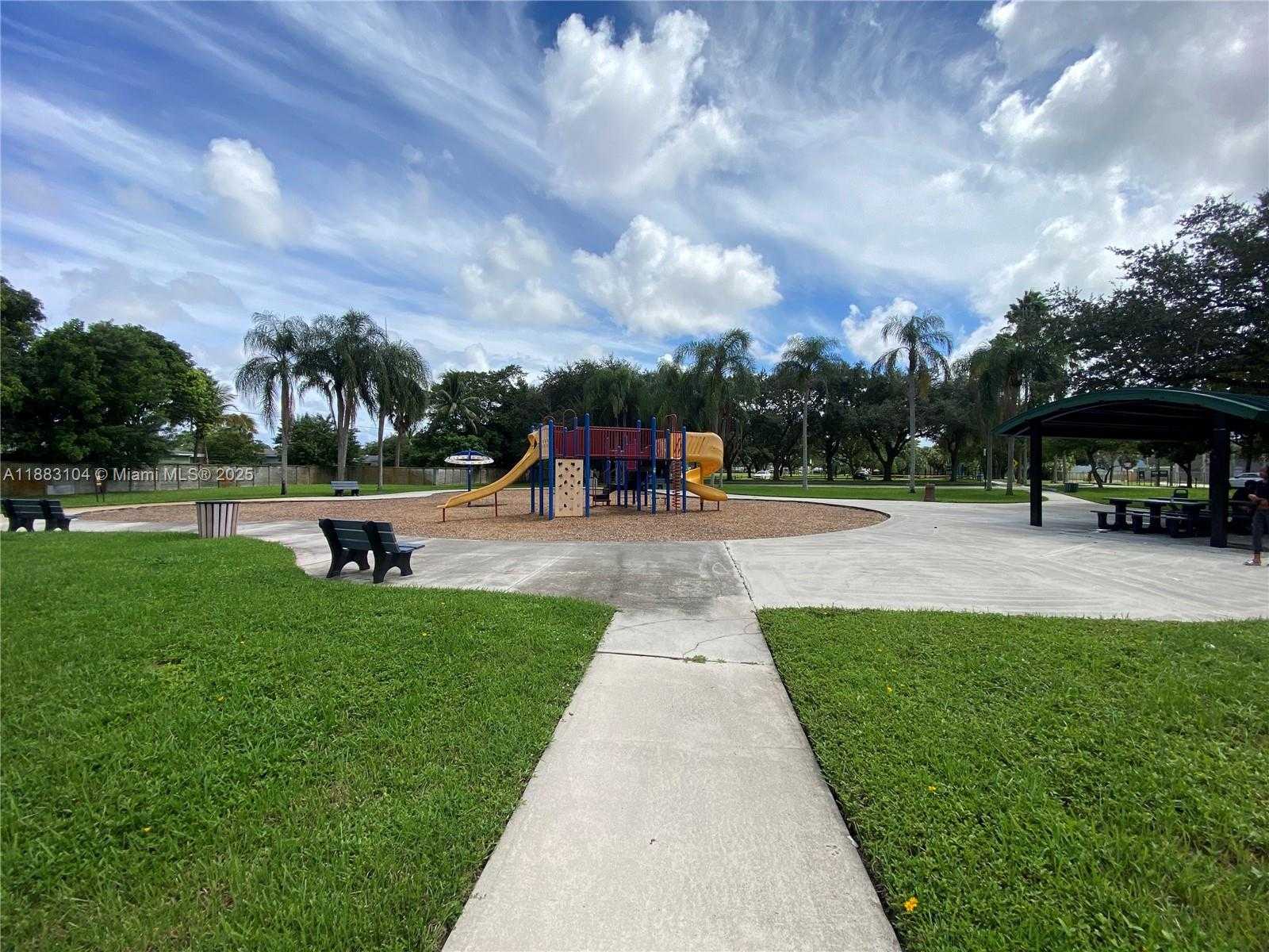 Small Image of 3416 SOUTH WEST 12TH CT, Fort Lauderdale Number 35