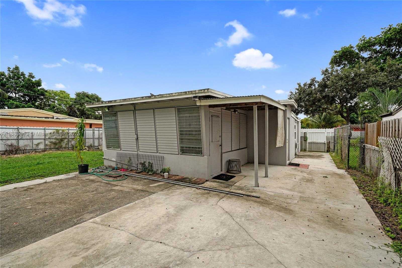 Small Image of 125 NORTH WEST 121ST ST, North Miami Number 16