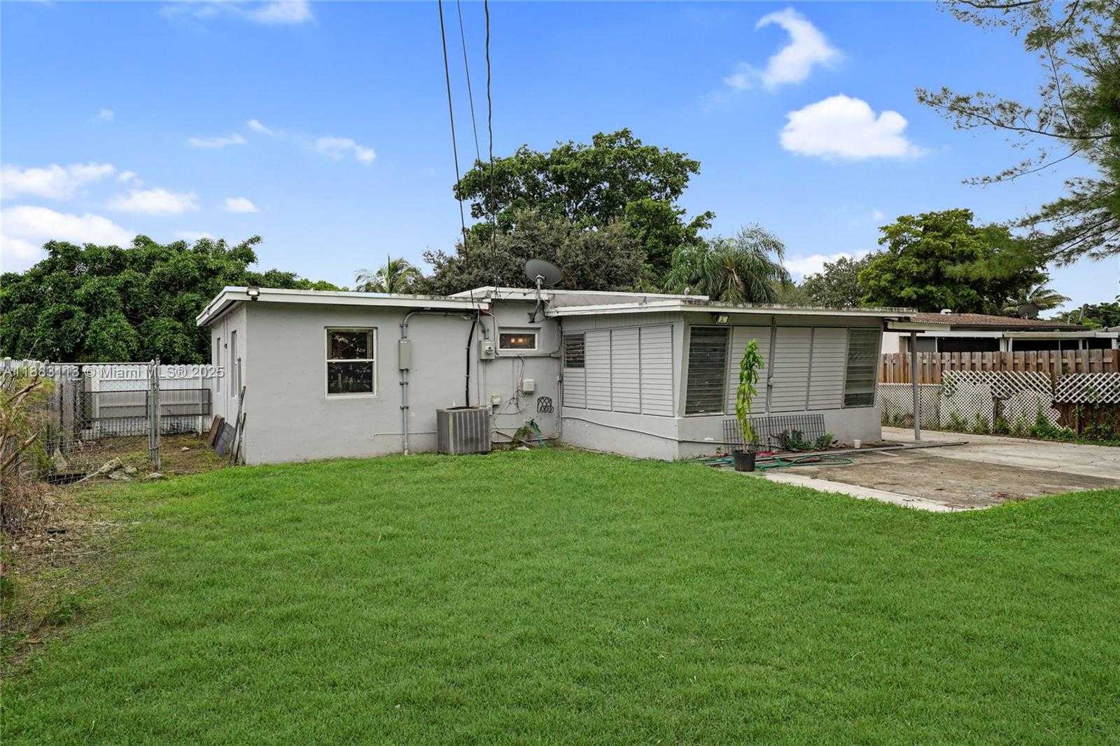 Small Image of 125 NORTH WEST 121ST ST, North Miami Number 19