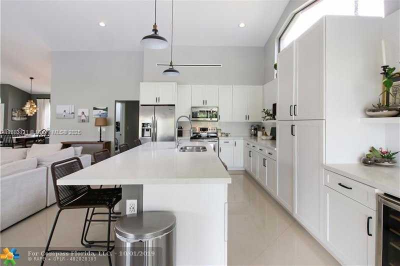 Small Image of 12180 NORTH WEST 2ND ST, Coral Springs Number 10