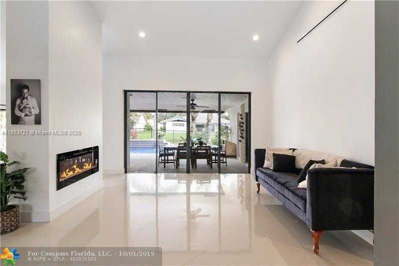 Small Image of 12180 NORTH WEST 2ND ST, Coral Springs Number 3