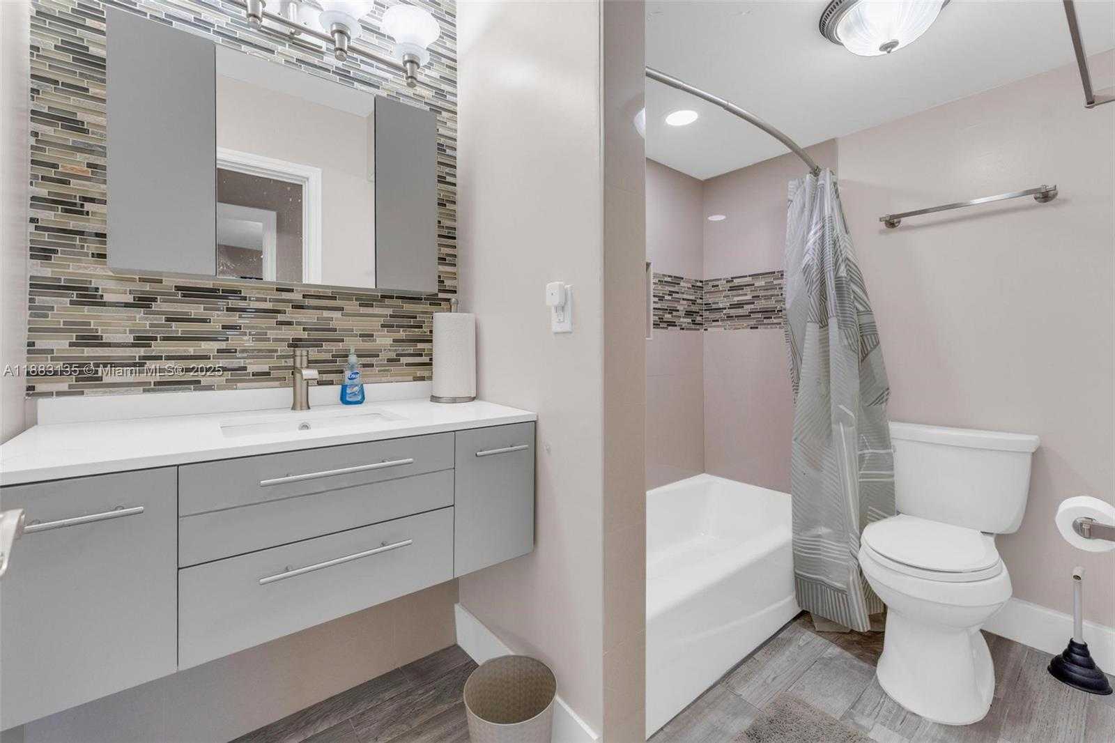 Small Image of 20112 NORTH WEST 12TH CT, Miami Gardens Number 12