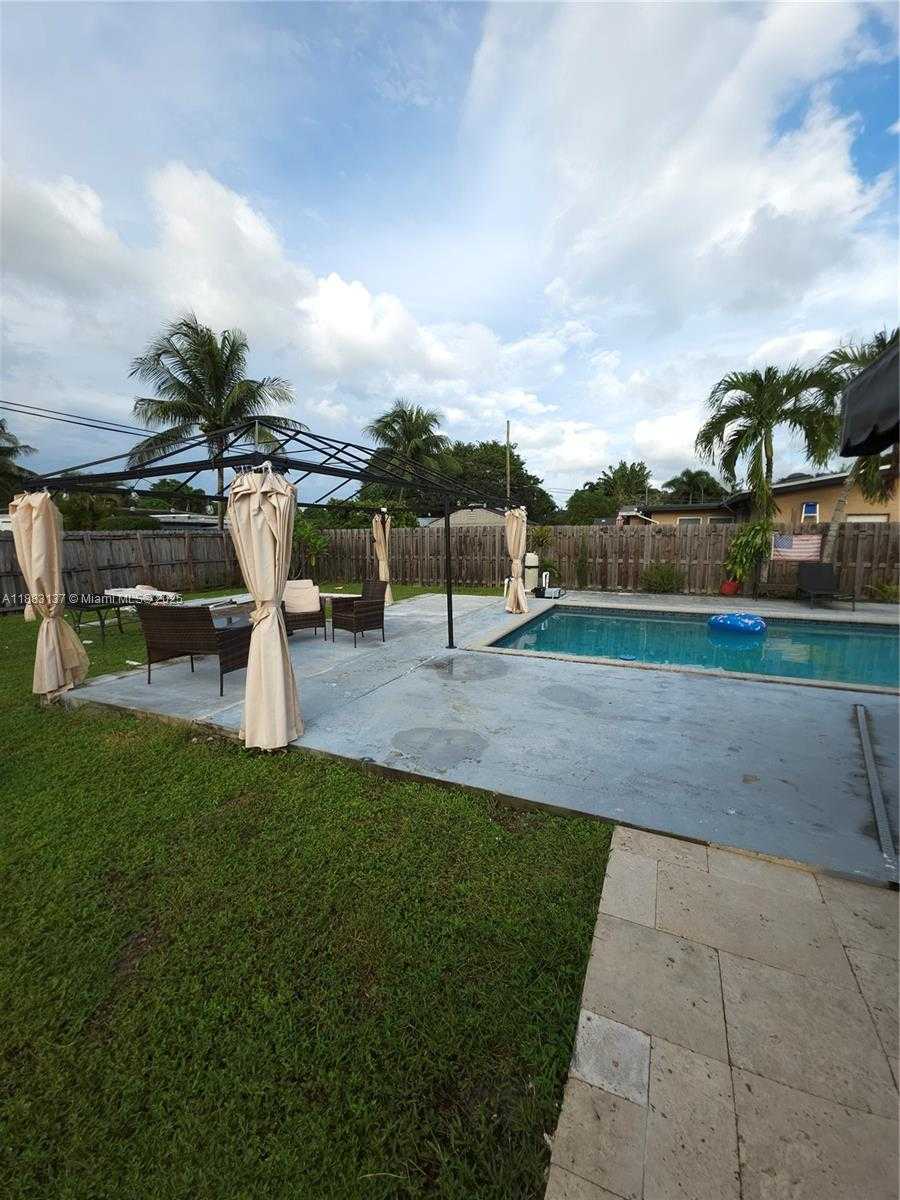 Small Image of 5041 SOUTH WEST 11TH ST, Plantation Number 13