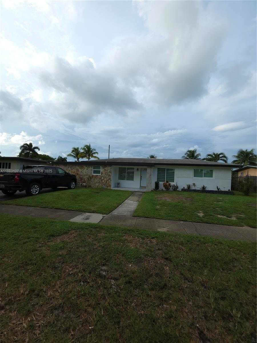 Small Image of 5041 SOUTH WEST 11TH ST, Plantation Number 14