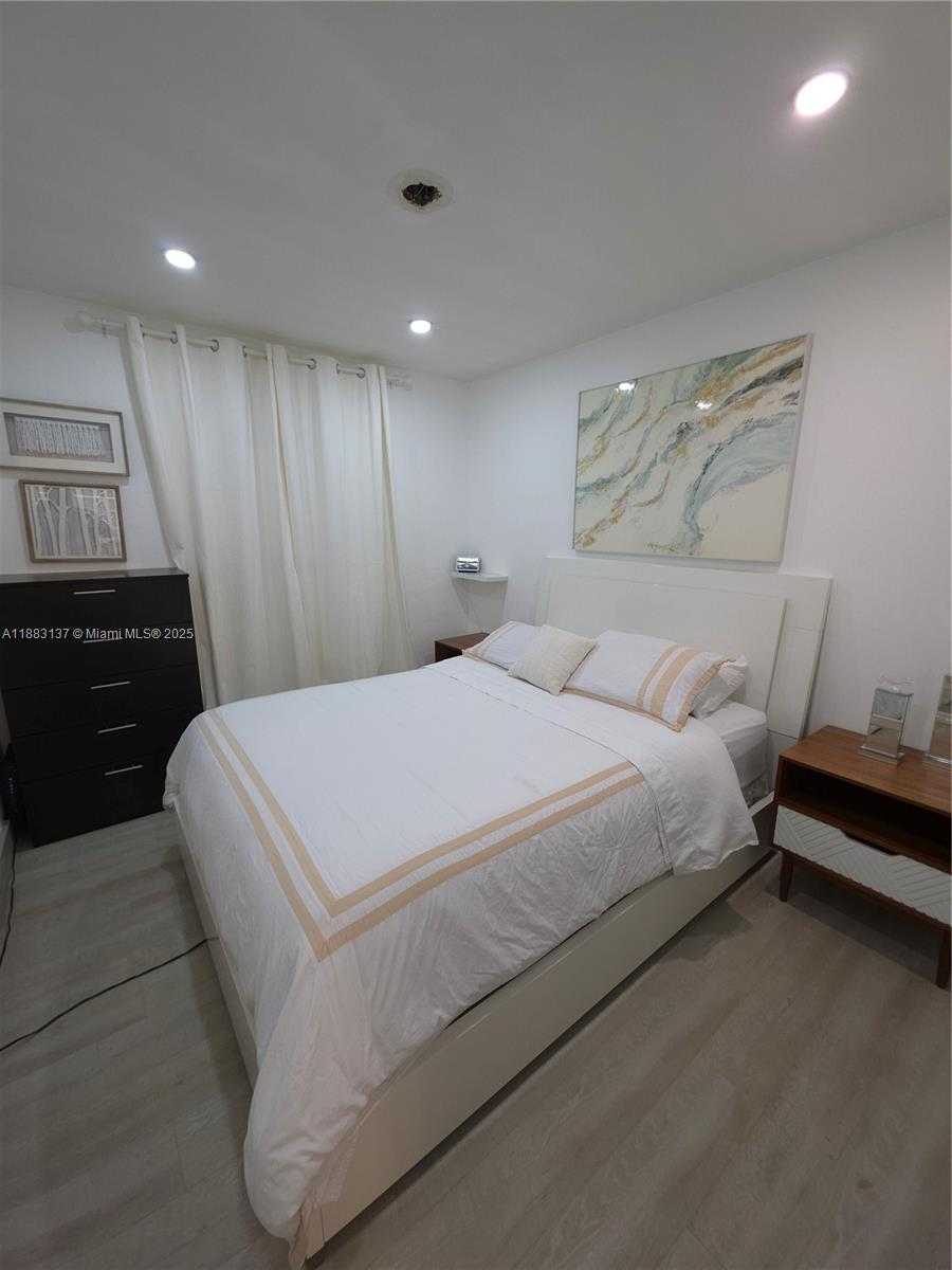 Small Image of 5041 SOUTH WEST 11TH ST, Plantation Number 6