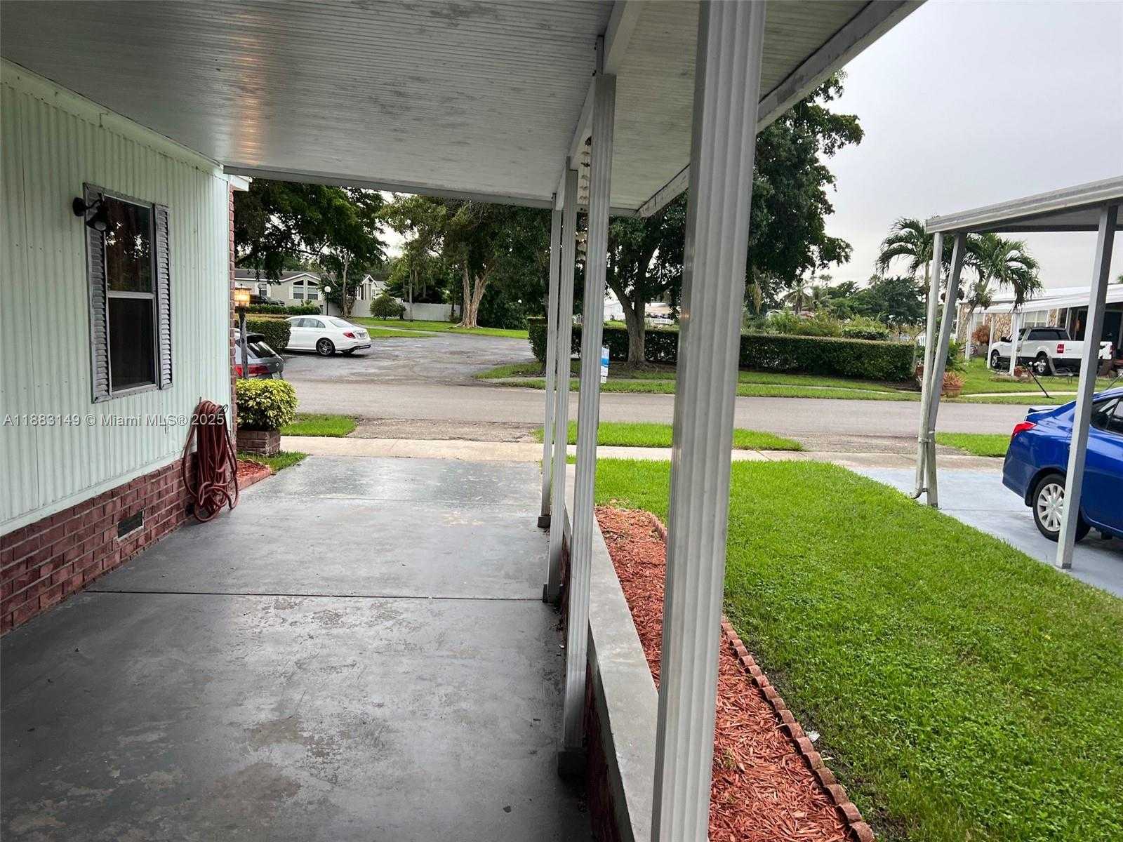 Small Image of 21521 NORTH WEST 7TH ST, Pembroke Pines Number 4