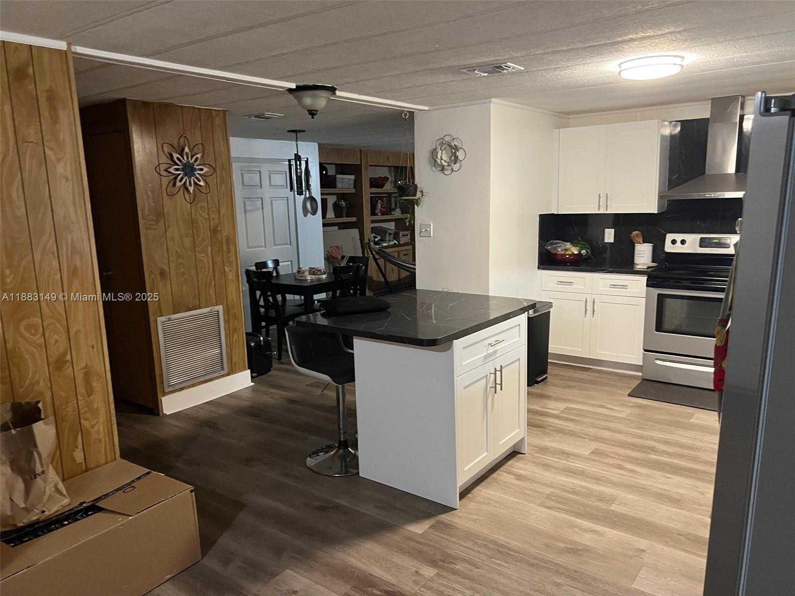 Small Image of 21521 NORTH WEST 7TH ST, Pembroke Pines Number 5