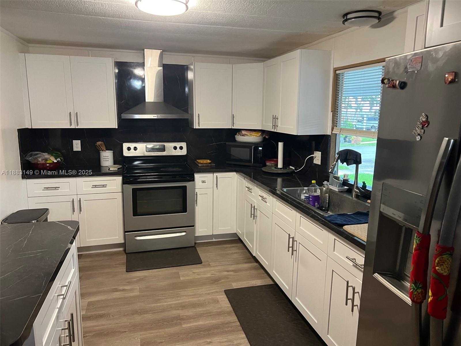 Small Image of 21521 NORTH WEST 7TH ST, Pembroke Pines Number 6