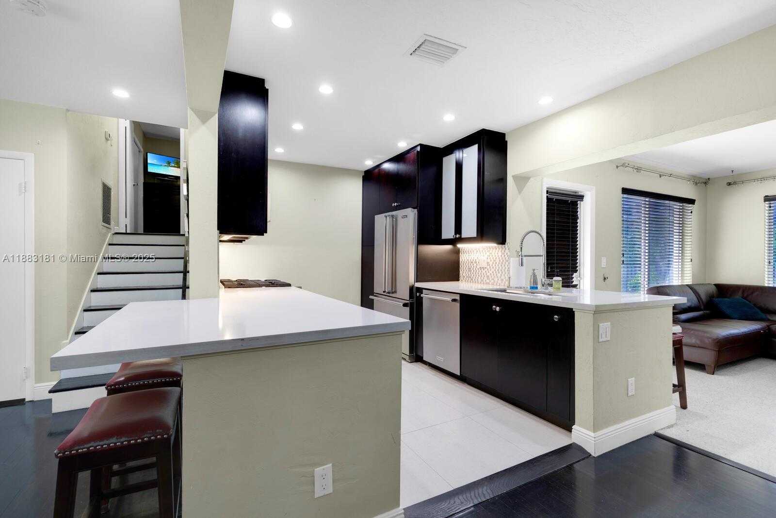Small Image of 100 NORTH EAST 123RD ST, North Miami Number 10