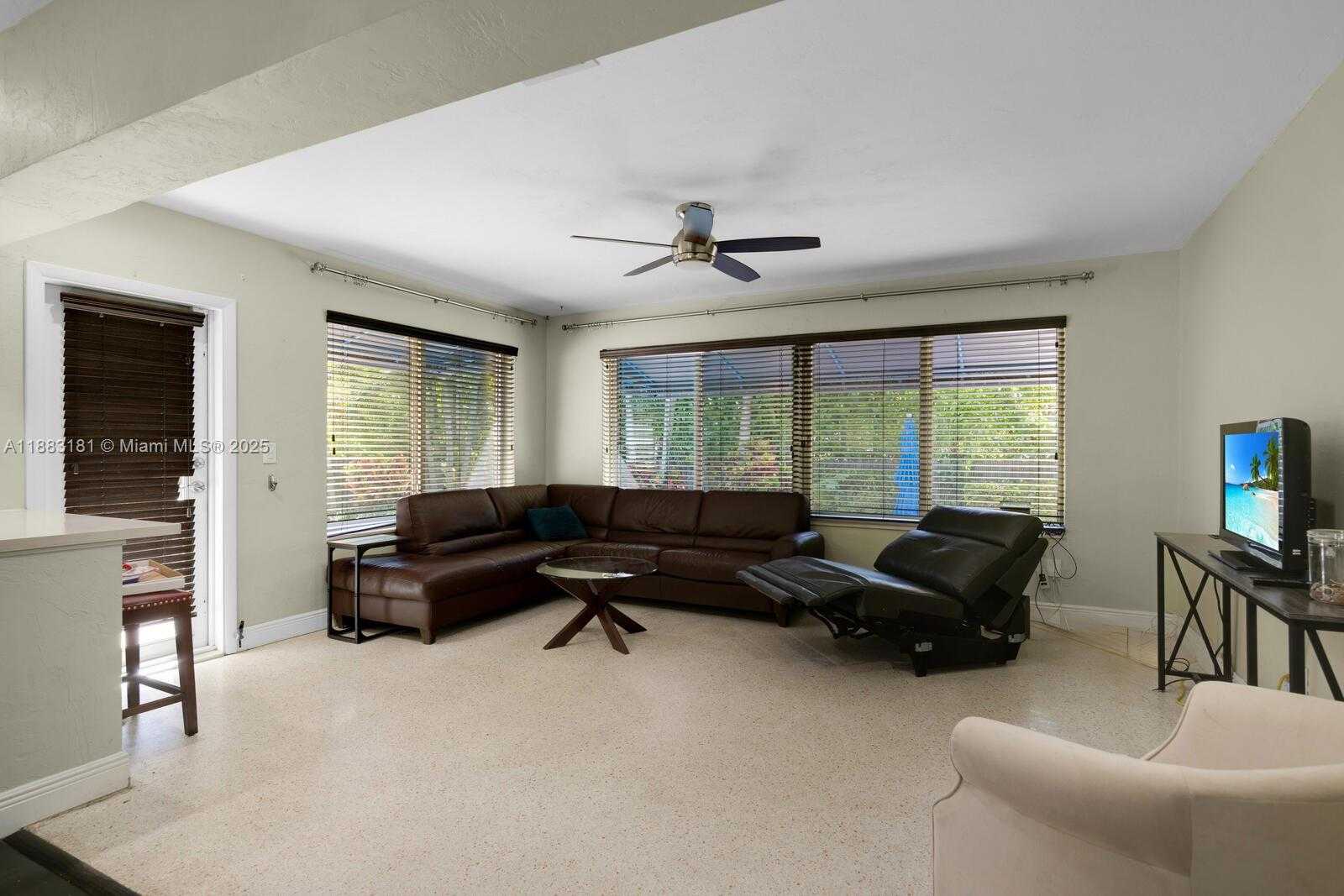 Small Image of 100 NORTH EAST 123RD ST, North Miami Number 14