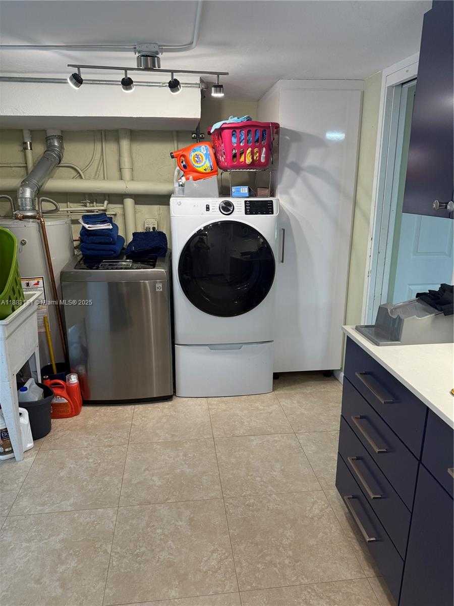 Small Image of 100 NORTH EAST 123RD ST, North Miami Number 30