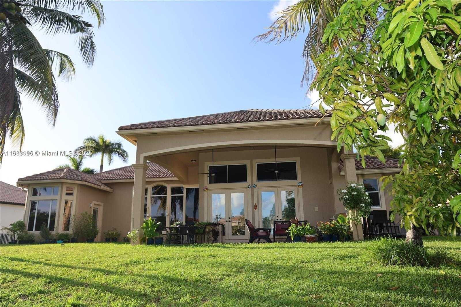 Small Image of 13742 NORTH WEST 11TH CT, Pembroke Pines Number 20